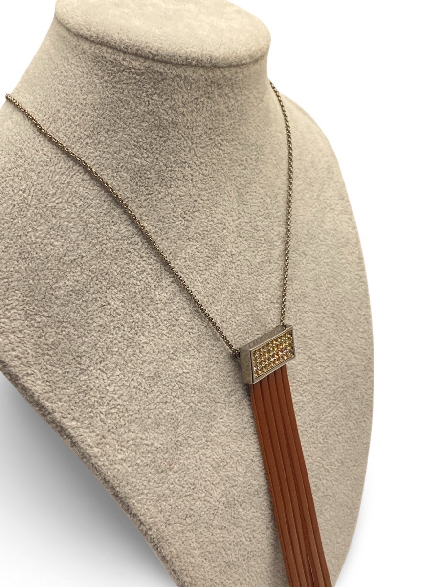 Collana Swarovski con Pendente in Strisce di Pelle e Cristalli - immagine 3