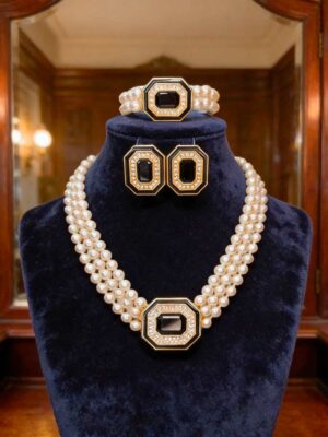 Parure collana bracciale orecchini Swarovski S.A.L. perle artificiali e cristalli neri