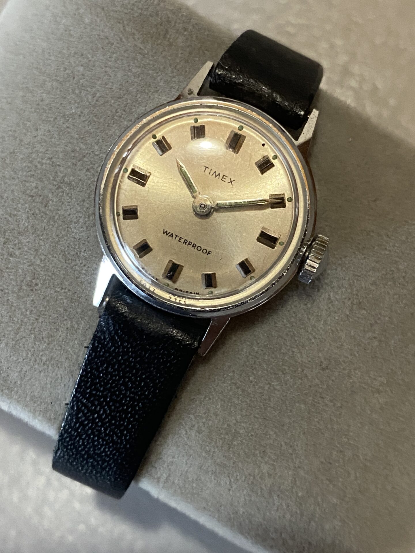 Orologio Timex vintage carica manuale da donna - immagine 2